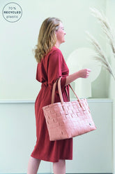 Bolsa Handed By | Shopper